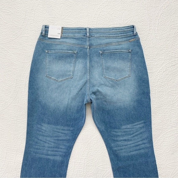 KanCan Cadence Ultra‎ High Rise Slim Straight Jeans, Medium Wash - Picture 6 of 10